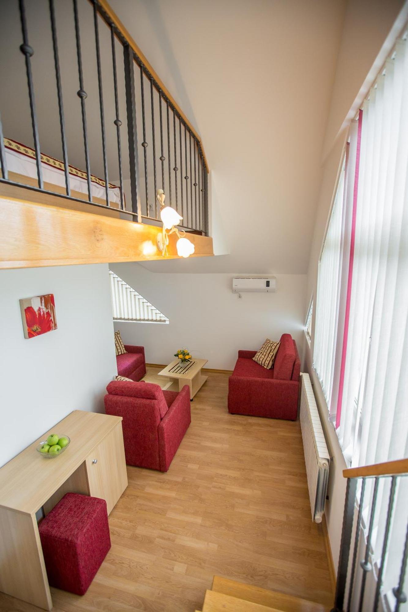 Apartments And Rooms Millennium Ogulin Dış mekan fotoğraf